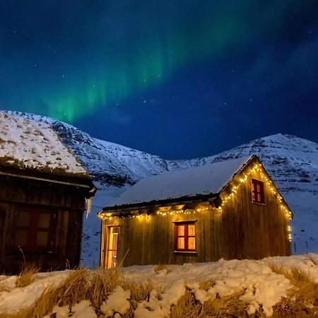 Mulafossur Cottages By Famous Waterfall In Gasadalur Exterior foto