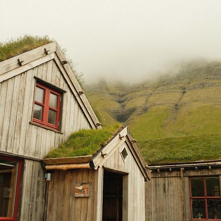 Mulafossur Cottages By Famous Waterfall In Gasadalur Exterior foto