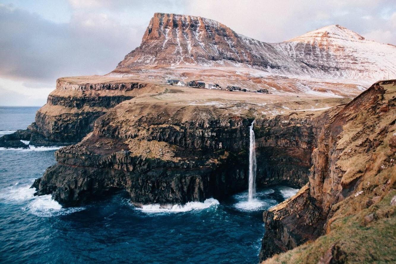 Mulafossur Cottages By Famous Waterfall In Gasadalur Exterior foto