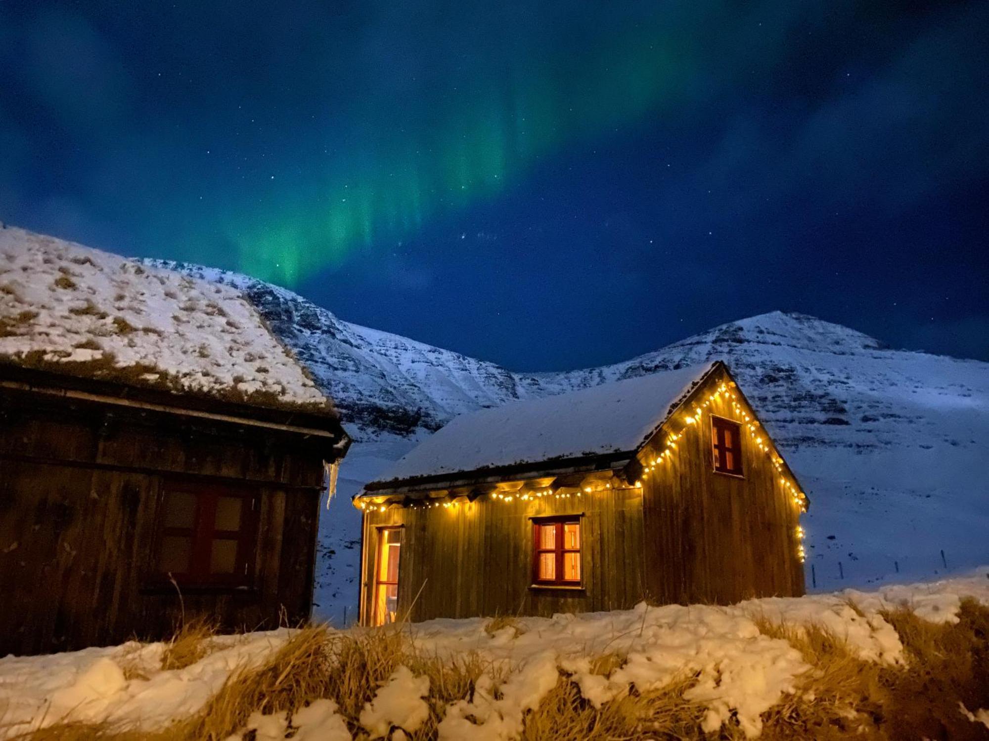 Mulafossur Cottages By Famous Waterfall In Gasadalur Exterior foto