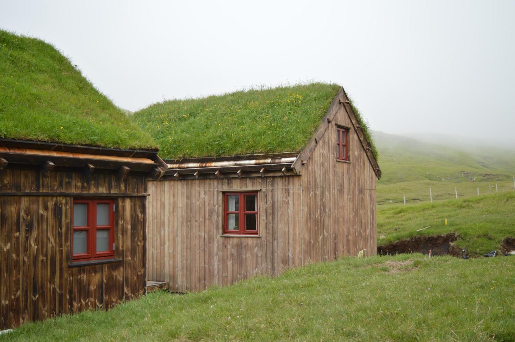 Mulafossur Cottages By Famous Waterfall In Gasadalur Exterior foto