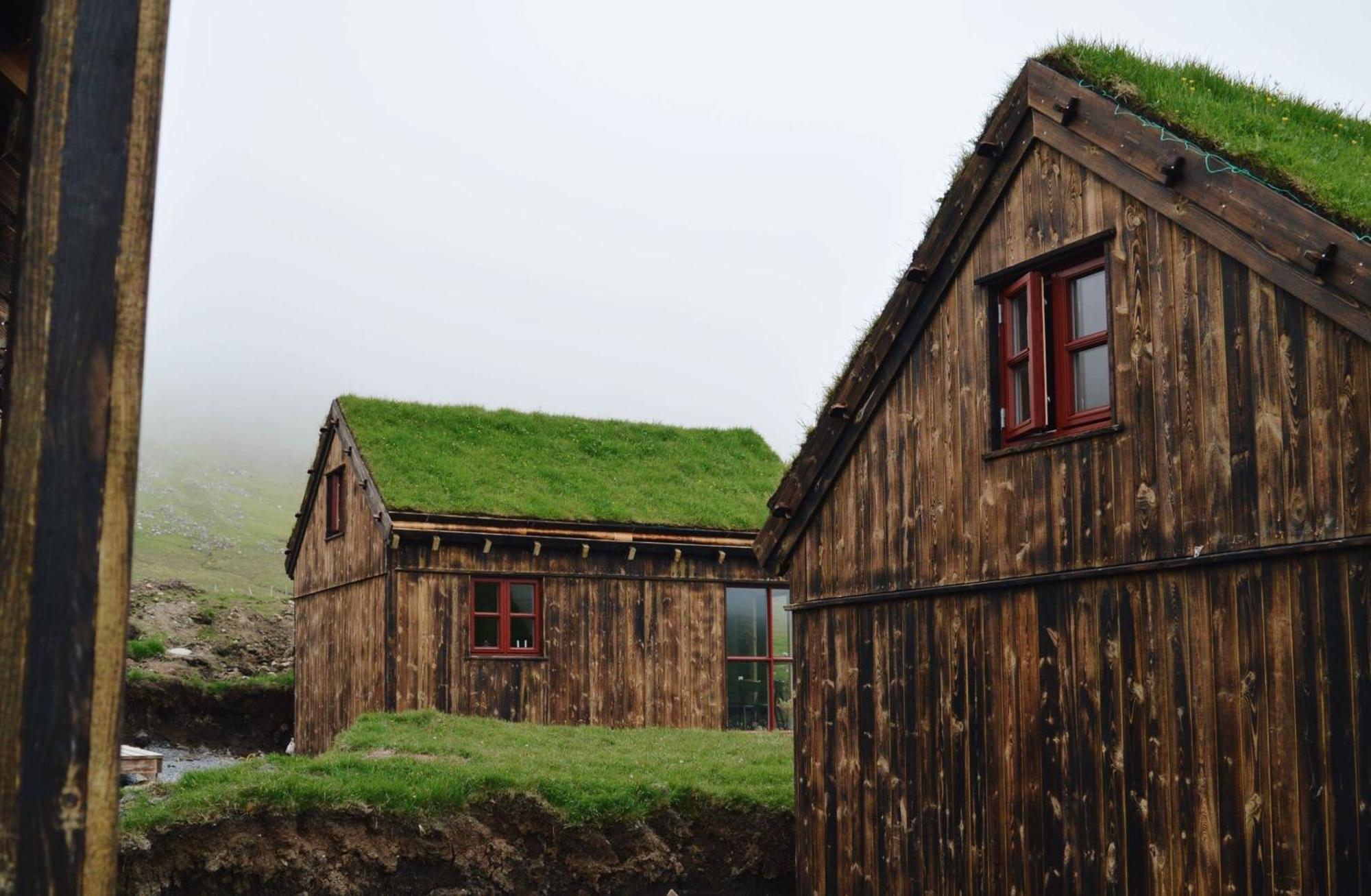 Mulafossur Cottages By Famous Waterfall In Gasadalur Exterior foto