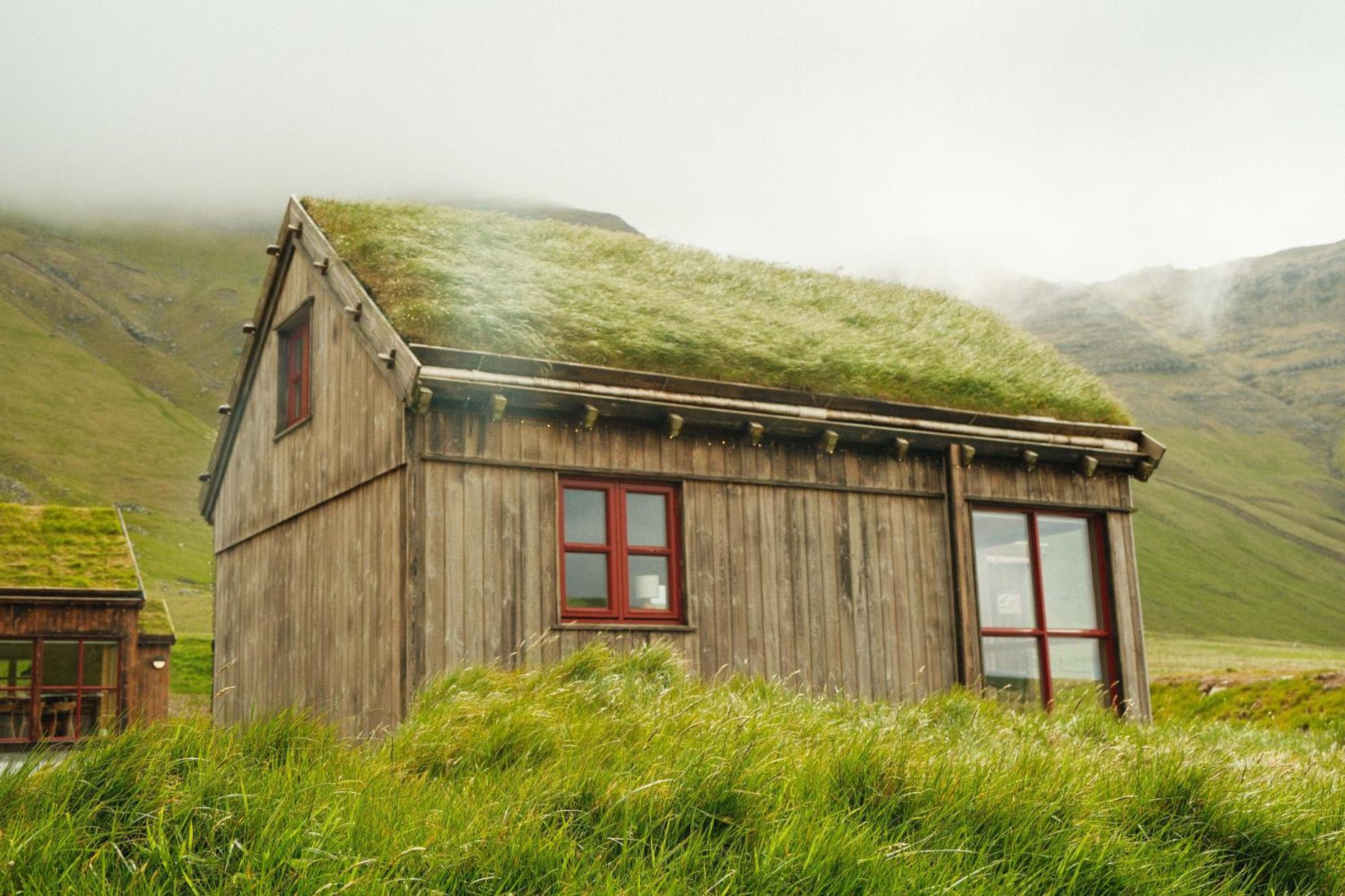 Mulafossur Cottages By Famous Waterfall In Gasadalur Exterior foto