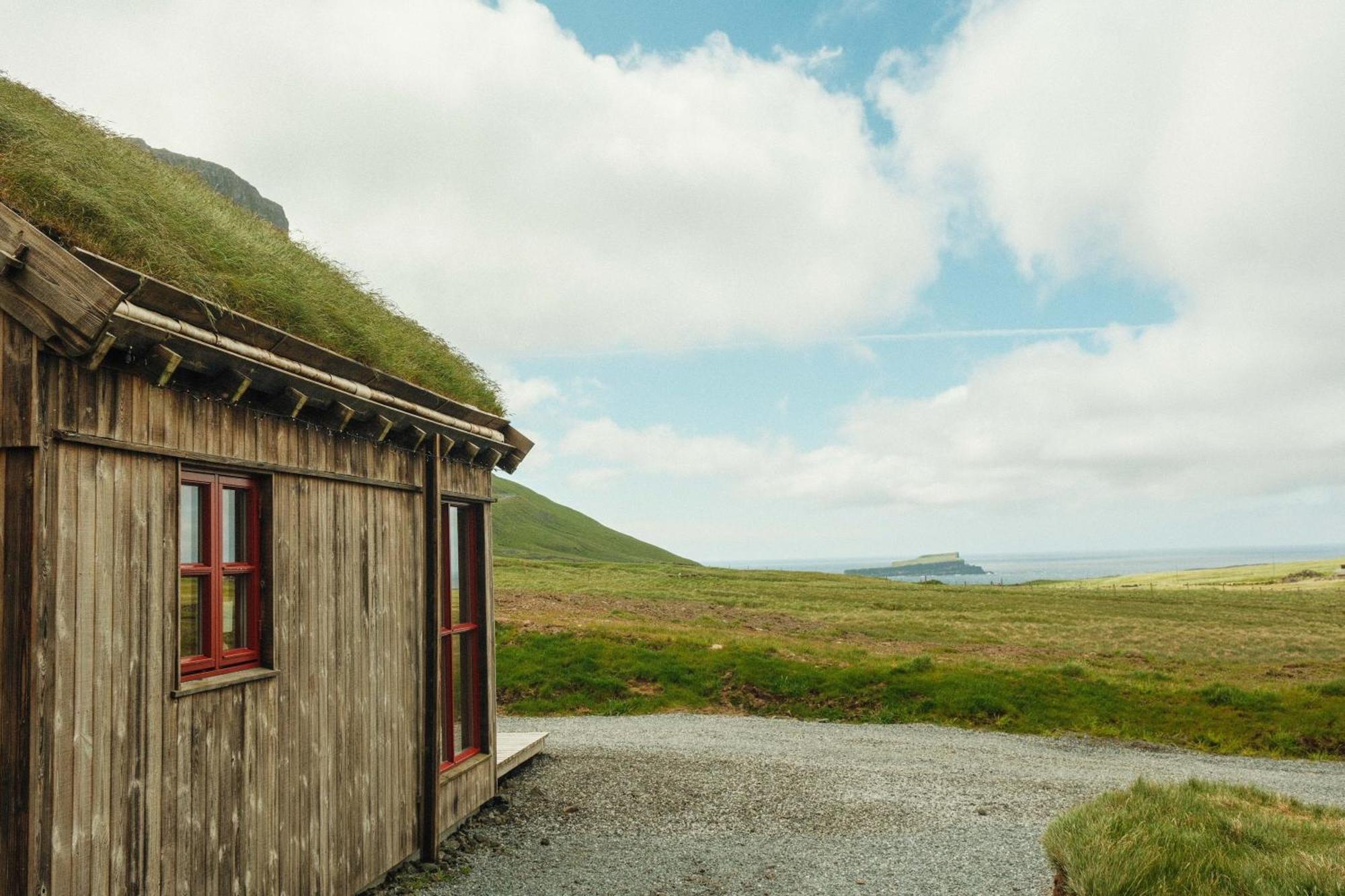 Mulafossur Cottages By Famous Waterfall In Gasadalur Exterior foto