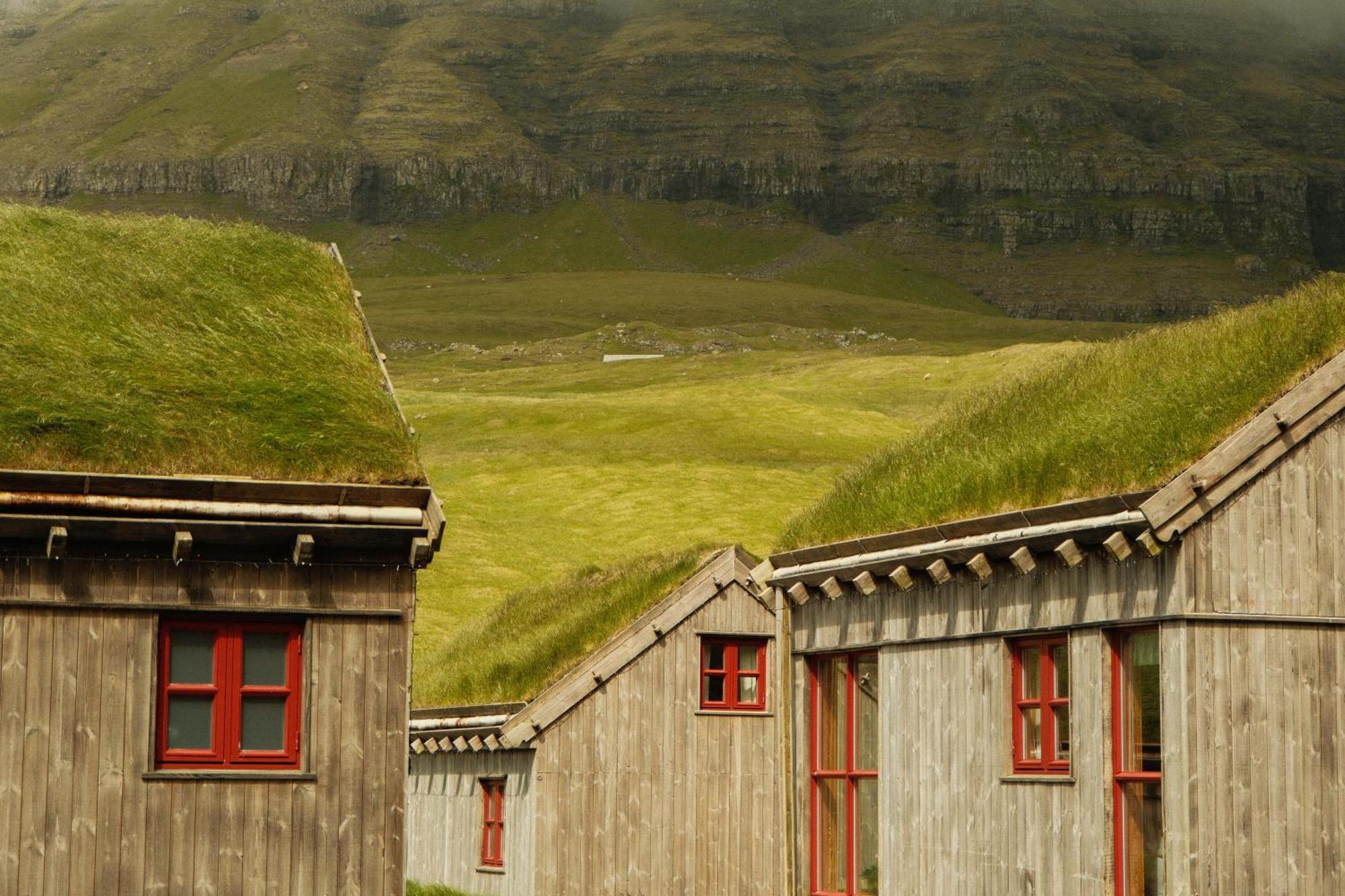 Mulafossur Cottages By Famous Waterfall In Gasadalur Exterior foto