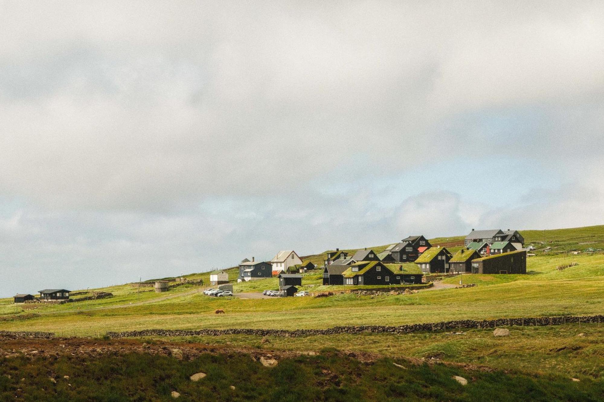 Mulafossur Cottages By Famous Waterfall In Gasadalur Exterior foto