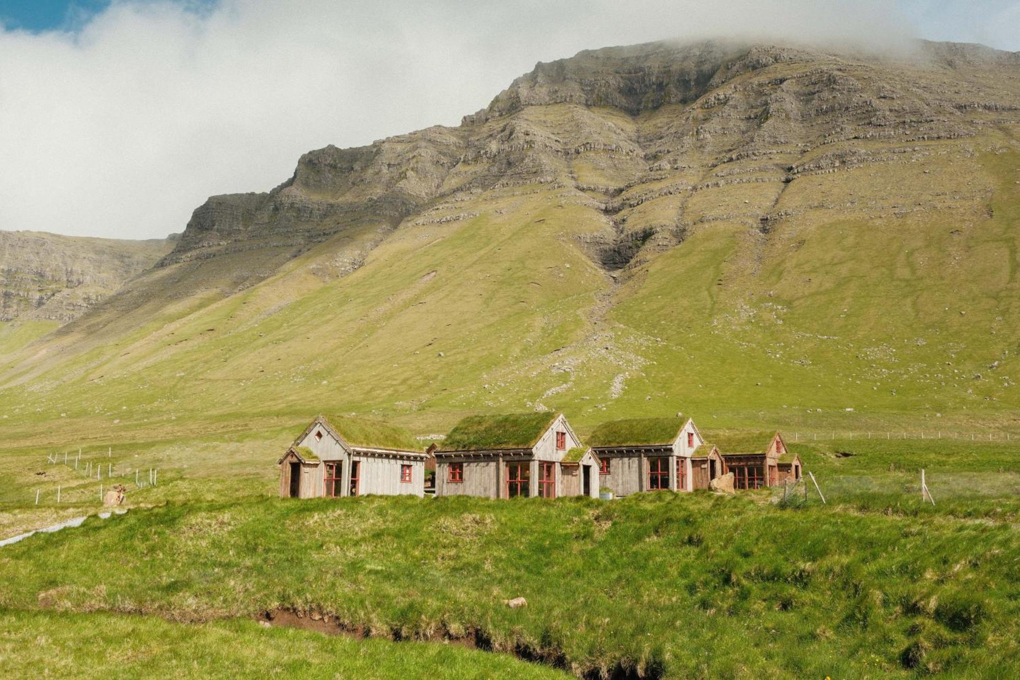 Mulafossur Cottages By Famous Waterfall In Gasadalur Exterior foto