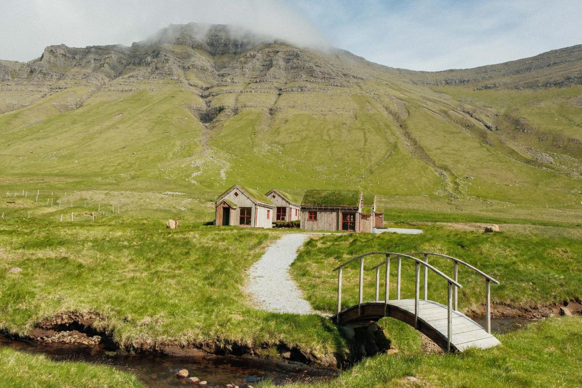 Mulafossur Cottages By Famous Waterfall In Gasadalur Exterior foto