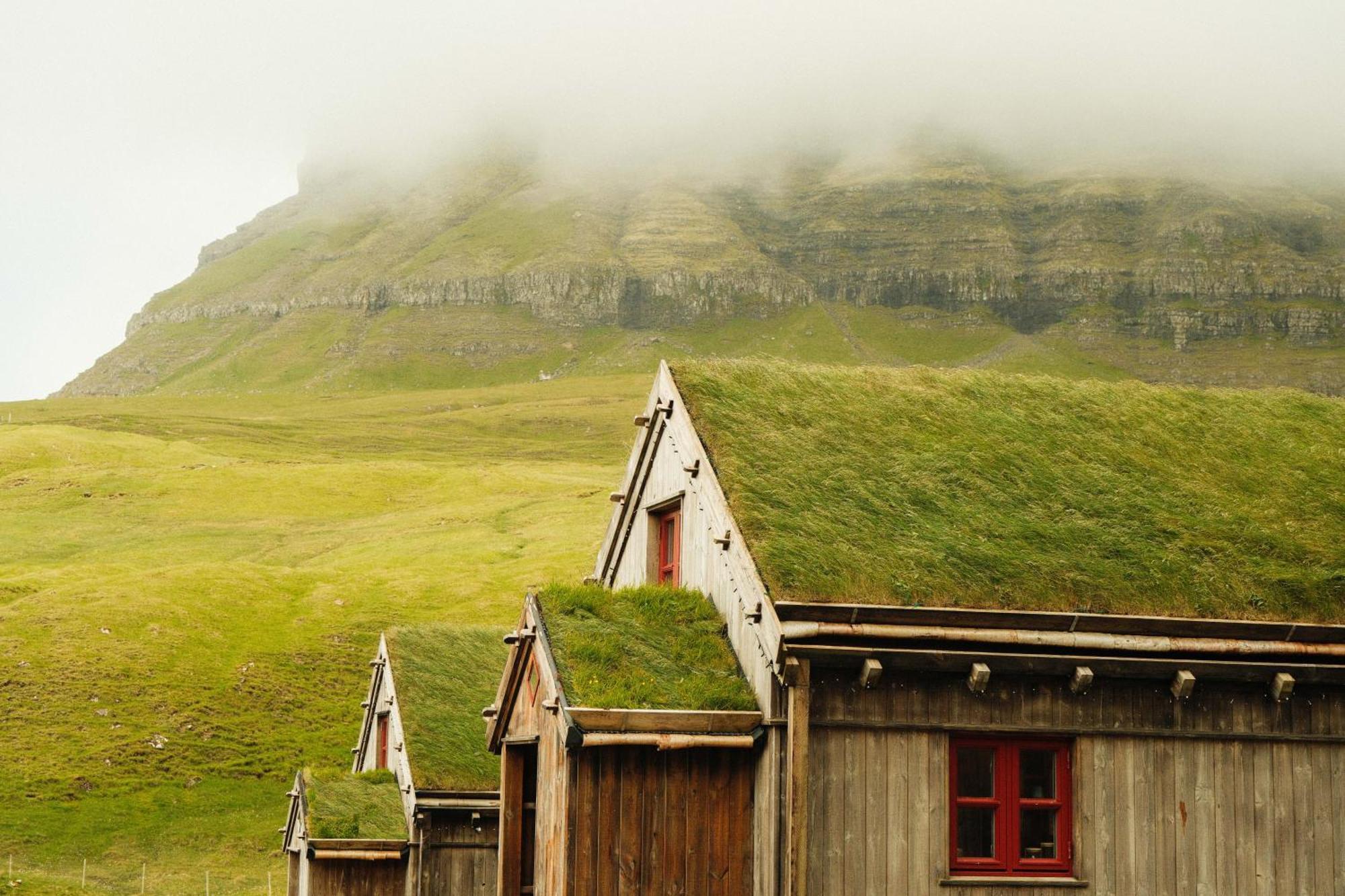 Mulafossur Cottages By Famous Waterfall In Gasadalur Exterior foto