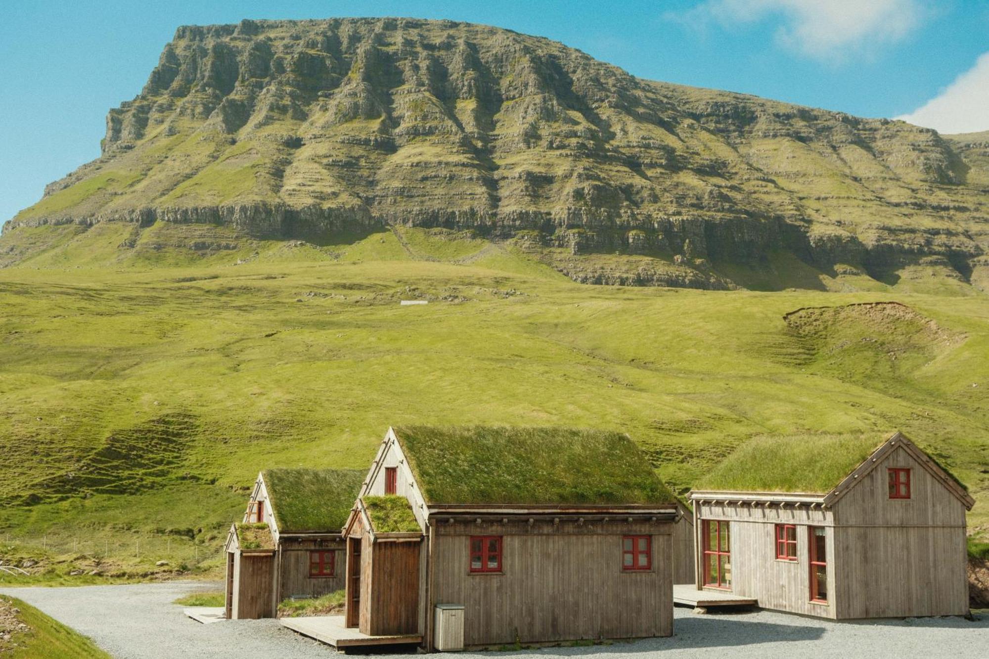 Mulafossur Cottages By Famous Waterfall In Gasadalur Exterior foto