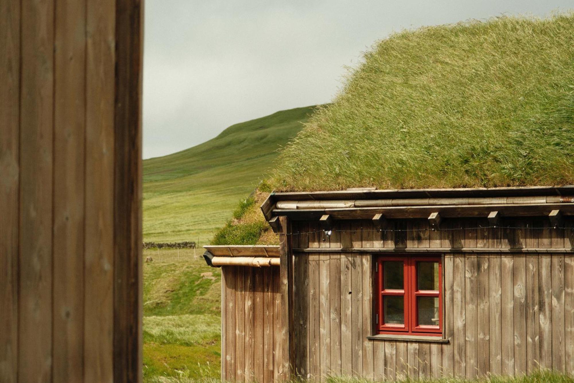 Mulafossur Cottages By Famous Waterfall In Gasadalur Exterior foto